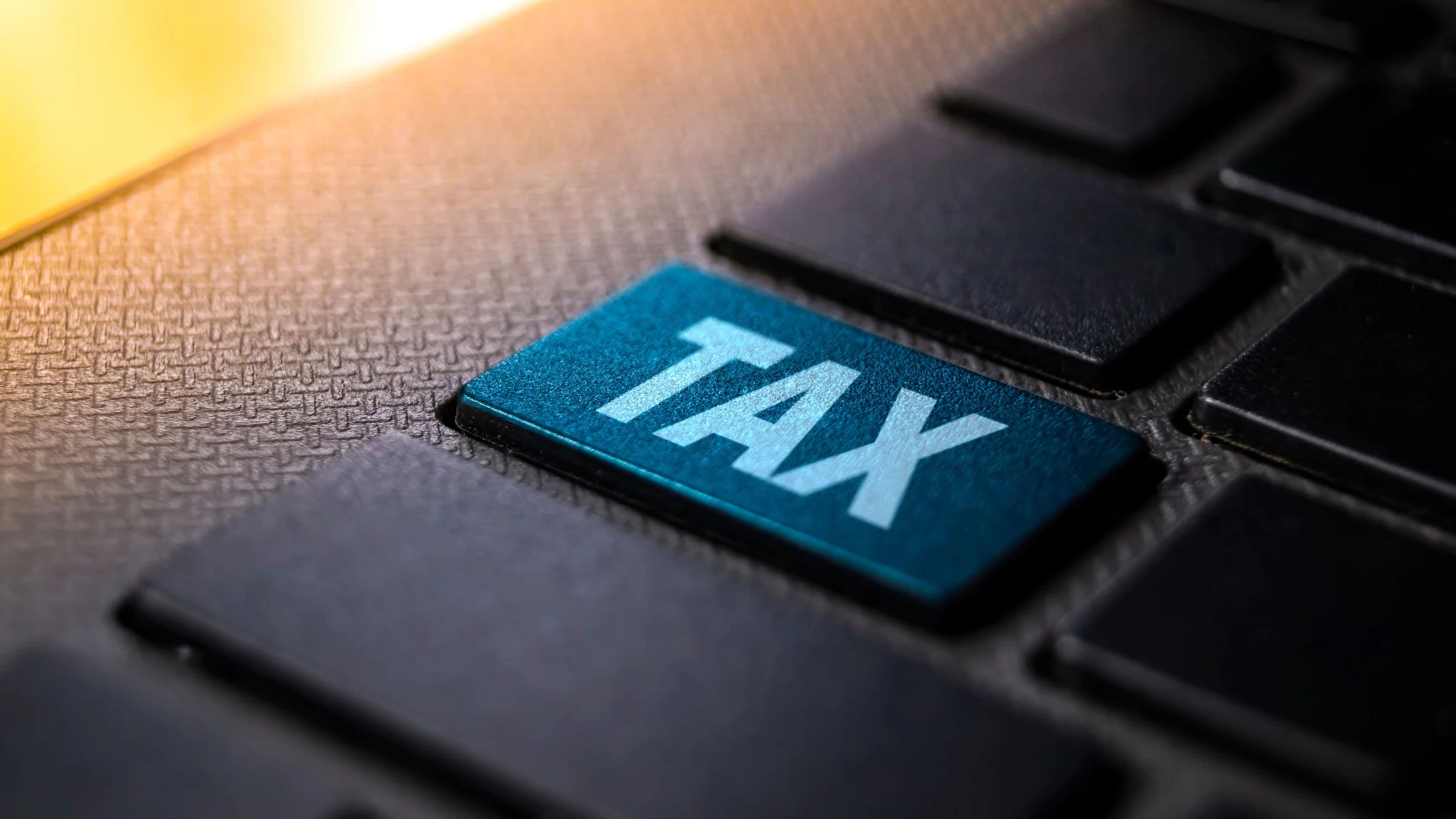 Sports Betting Taxes: What Bettors Owe and When
